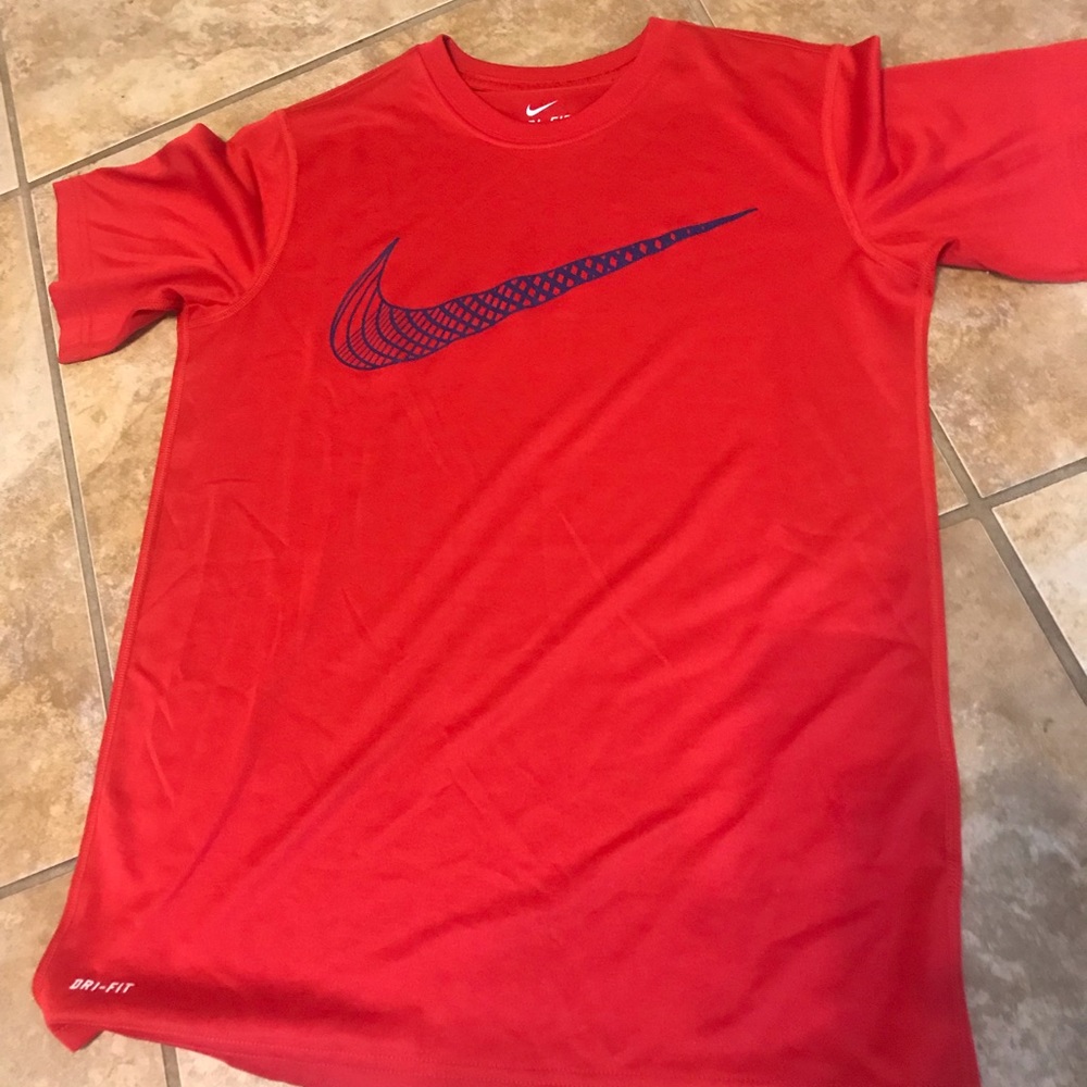 Nike dri fit tee NEVER WORN